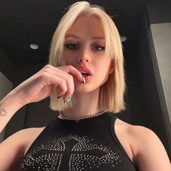 Кружки Школьниц 18+ / Сливы С Анон Чата